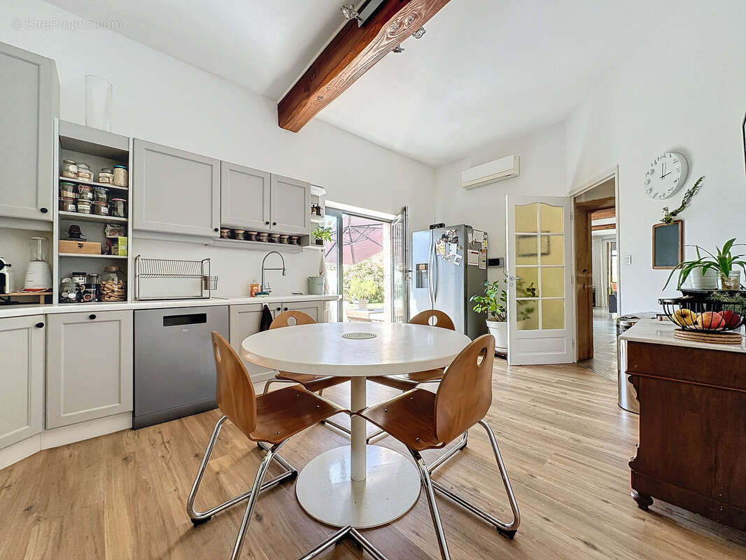 Maison en pierre rénovée avec piscine et dépendances - photo 6