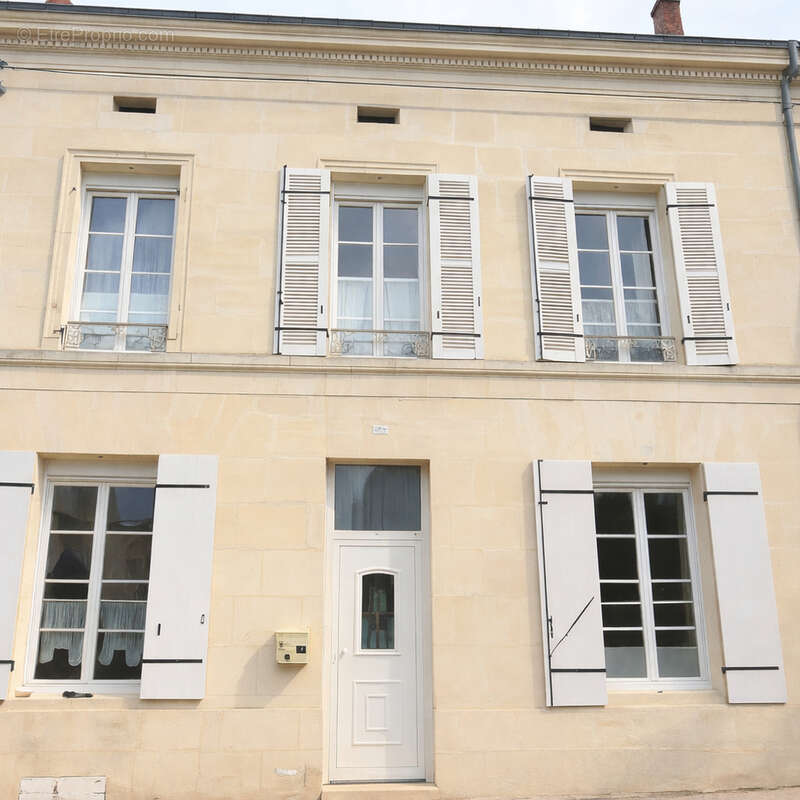 Maison à MATHA