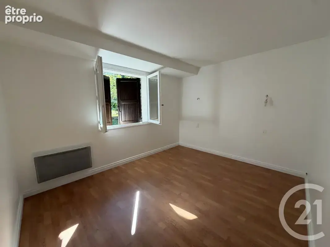 Maison 6 pièces 121 m² à vendre à Aurillac (15000) - photo 12