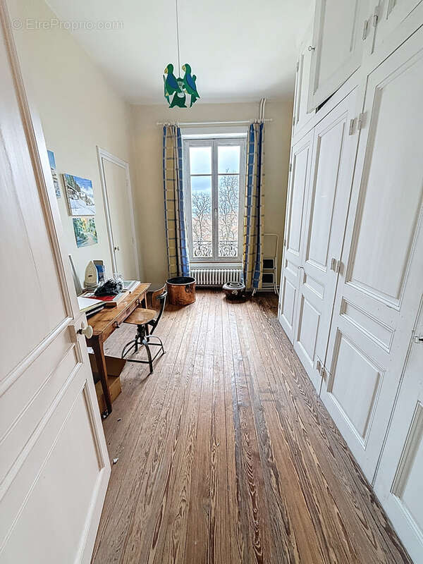 Maison à SAINT-BONNET-LE-CHATEAU