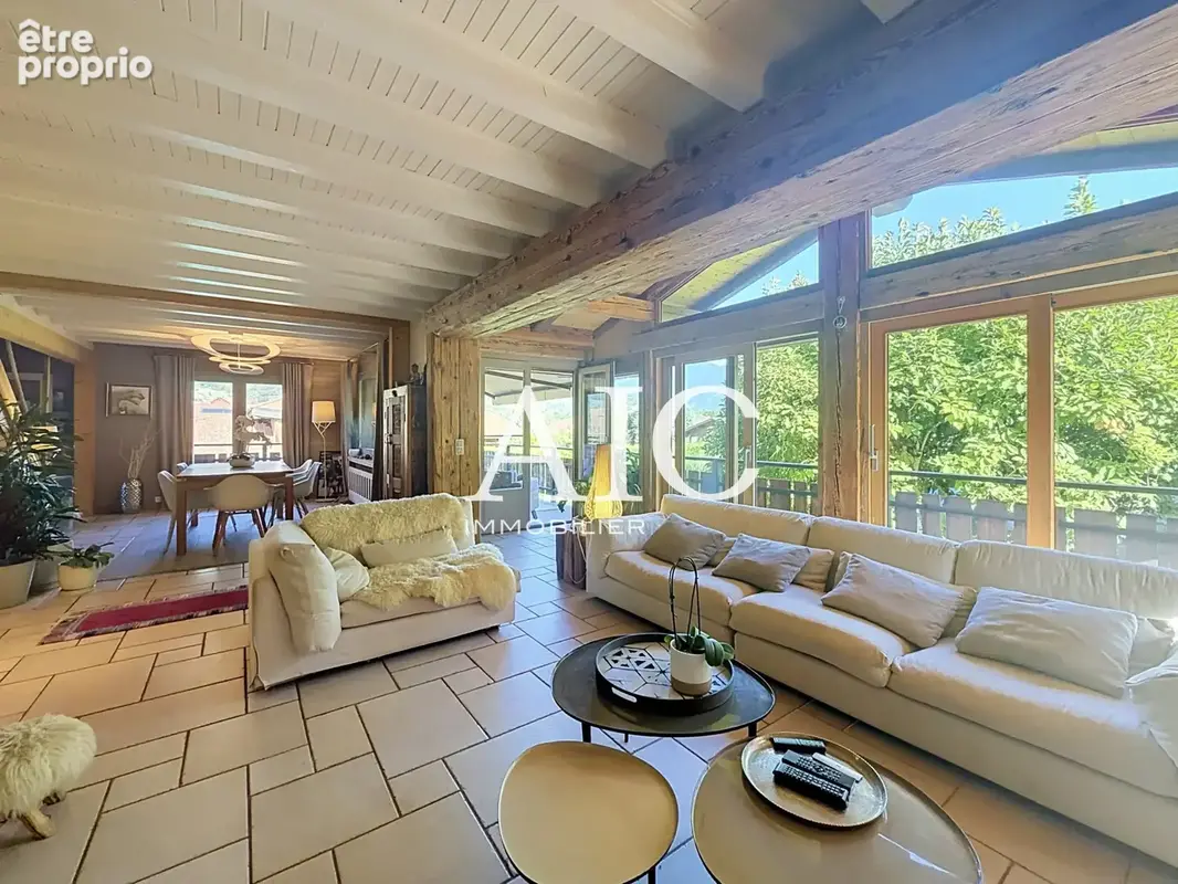 Chalet de caractère avec piscine et vue panoramique sur le Mont-Blanc - photo 3