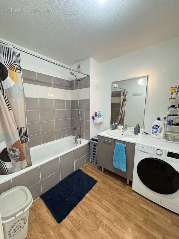 Appartement à LA SALVETAT-SAINT-GILLES