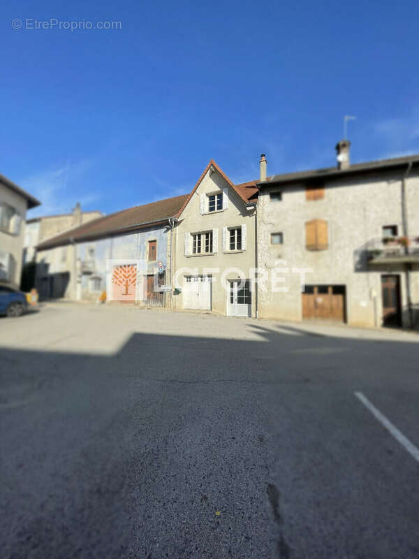 Maison à ORGELET