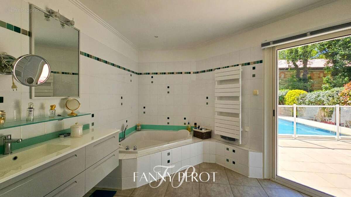 Maison à SAINT-CYPRIEN