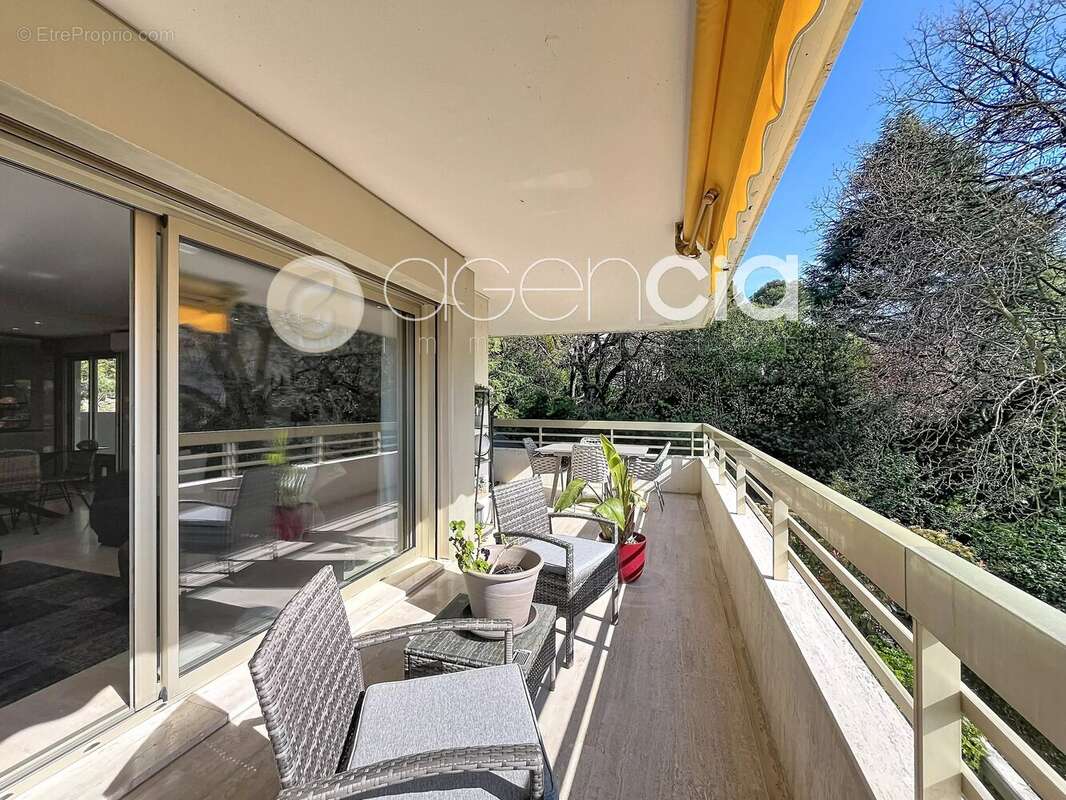 Appartement à LE CANNET
