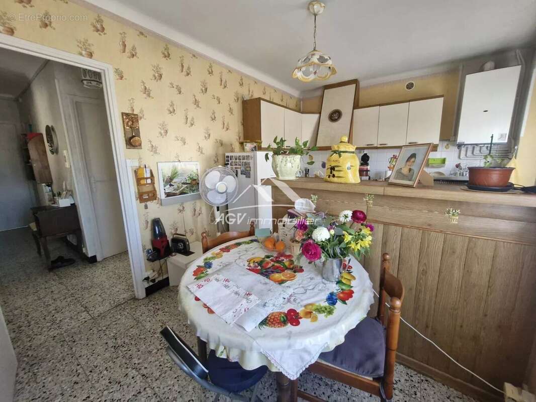 Appartement à SALINDRES