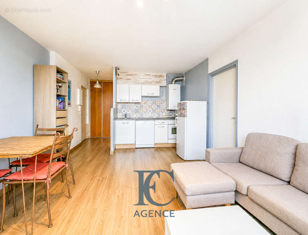 Appartement à SAINT-CYR-SUR-MER