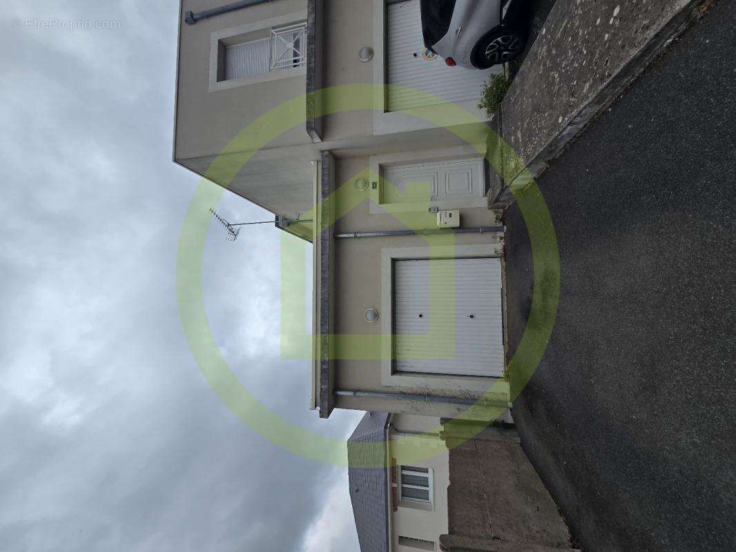 Appartement à SAINT-JEAN-DE-LA-RUELLE