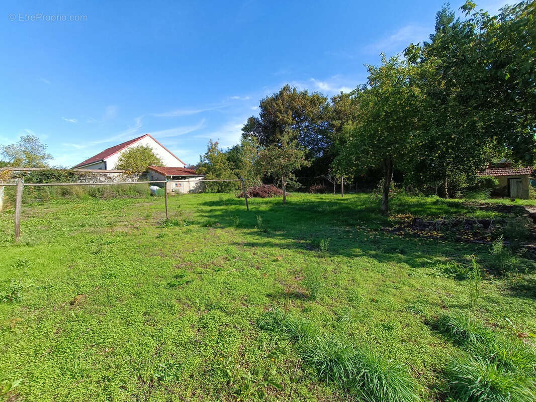 Maison à SANCERGUES