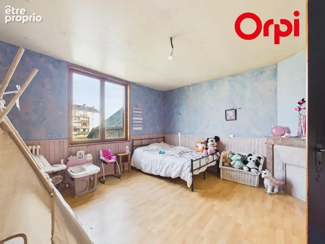A Brionne, maison avec garage et cour - photo 12