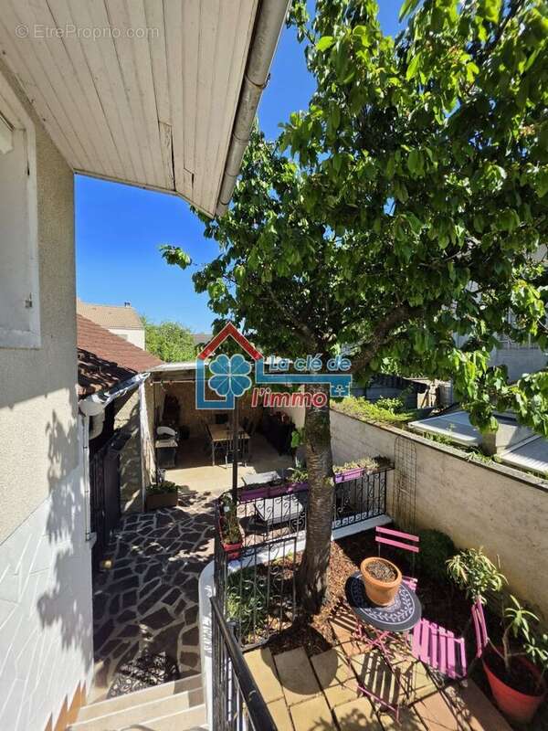 Appartement à MOISSY-CRAMAYEL