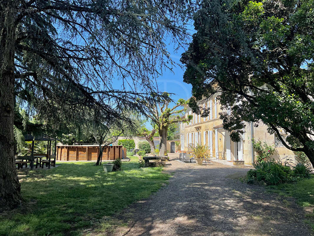 Maison à SAINT-EMILION
