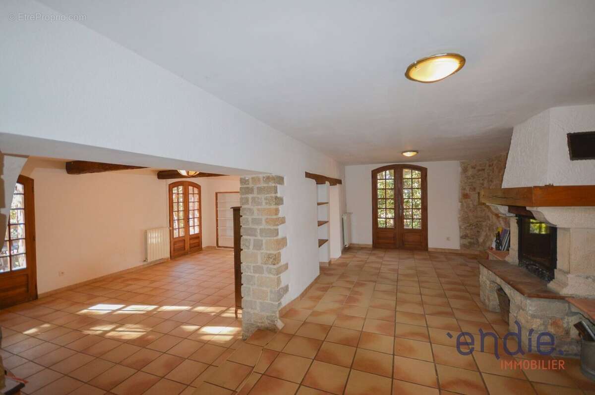 LE THORONET Maison en pierres 180 m² dans hameau paisible - photo 11
