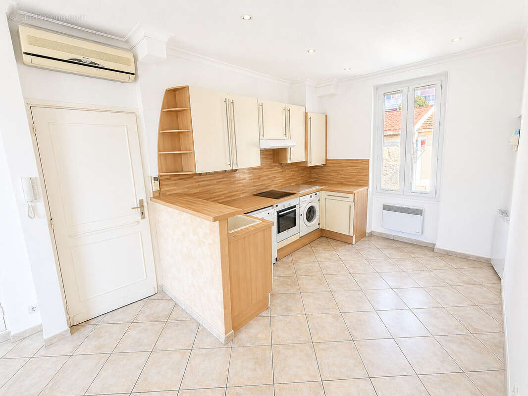 Appartement à SAINT-CYR-SUR-MER