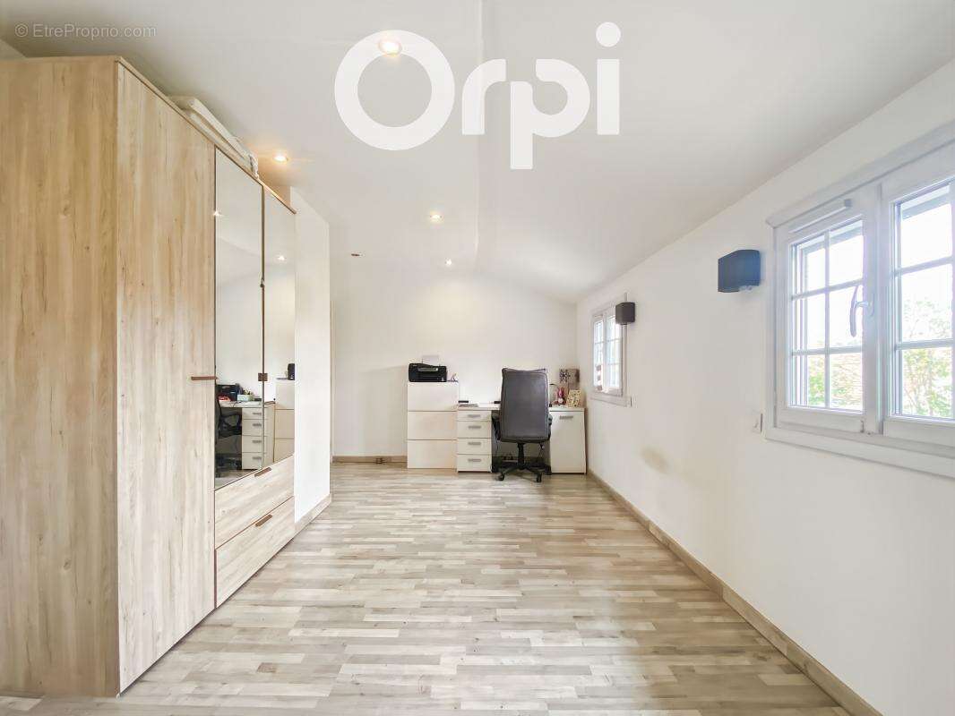 Maison à ESTREES-SAINT-DENIS