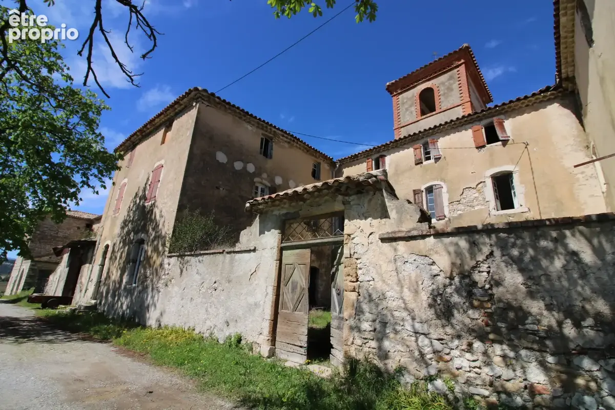 Mas de 2500 m2 sur 26 hectares. - photo 47
