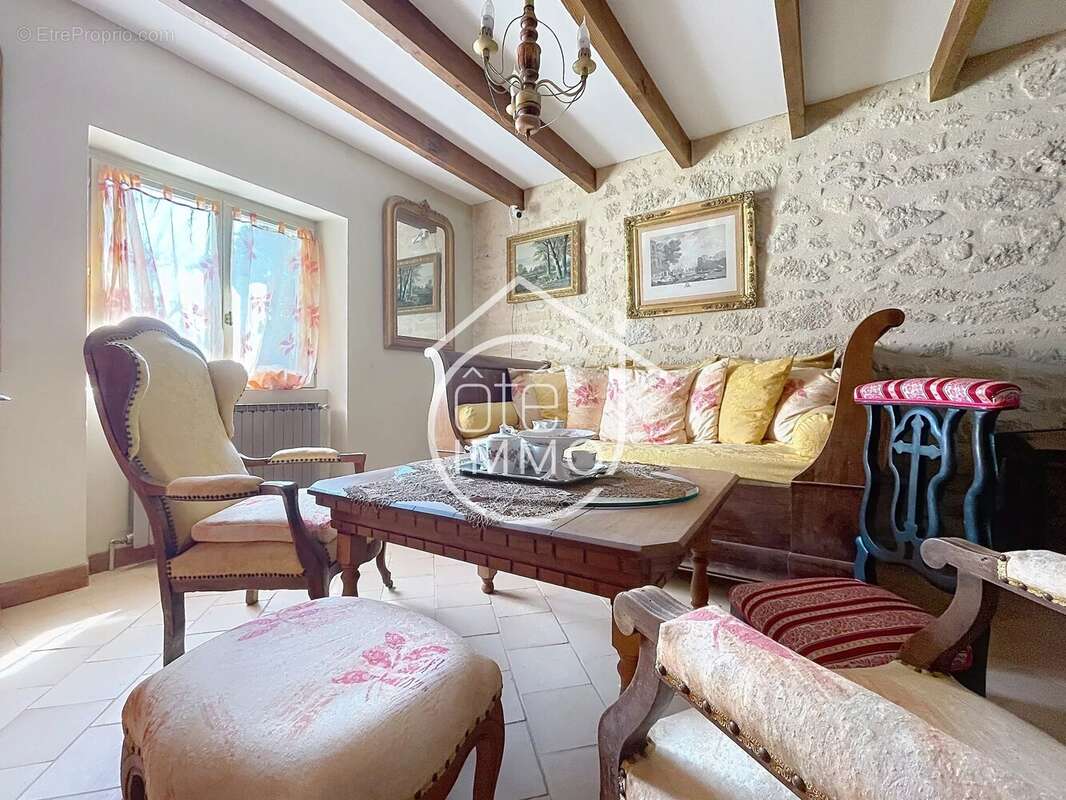 Maison à MONTPEYROUX