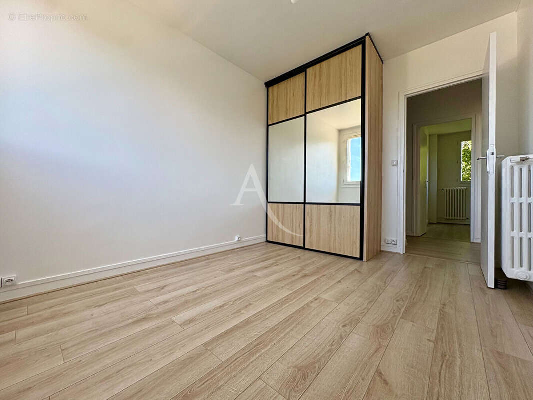 Appartement Bures Sur Yvette 5 pièce(s) 79.35 m2 - photo 8