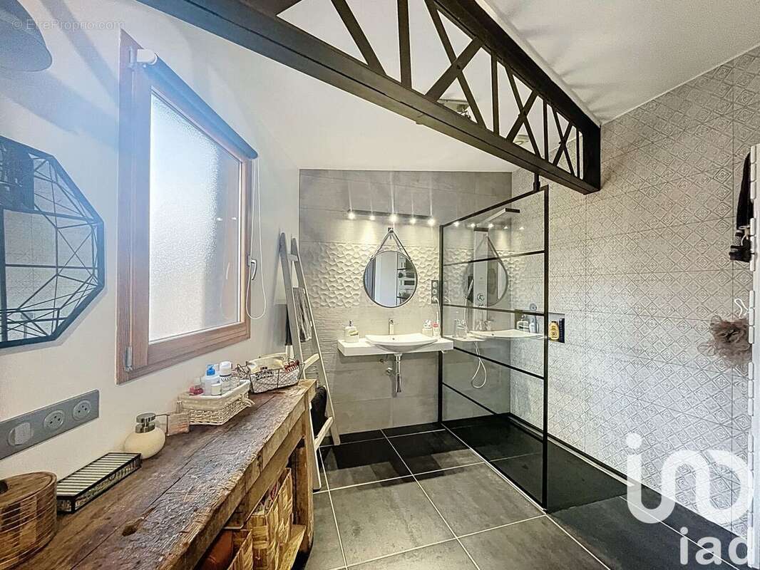 Photo 8 - Commerce à LESCAR