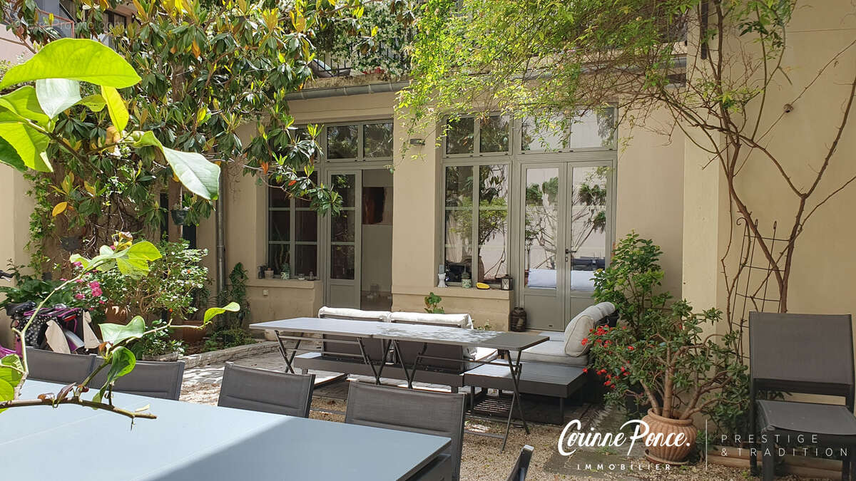 Centre ville nimes maison de maitre d' exception corinne ponce immobilier - photo 22