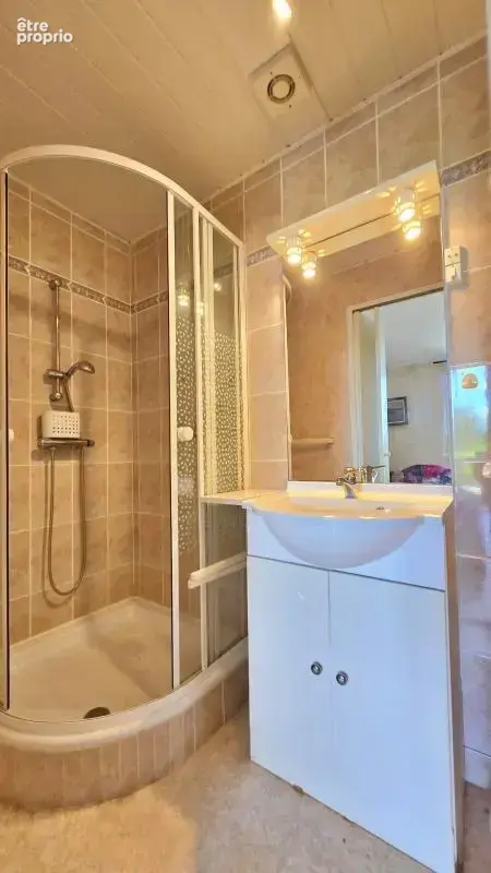 Maison Familiale de 9 chambres avec Grange et Jardin - Centre-Bourg - Calme et Tranquilité - photo 9