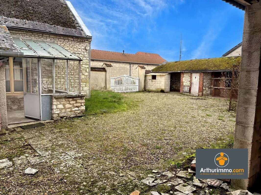 Maison à NEUFCHATEL-SUR-AISNE