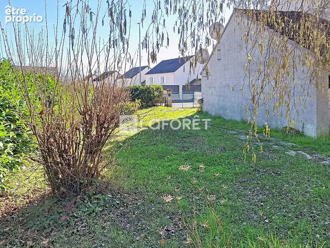 Terrain Linas 281 m2 - photo 2