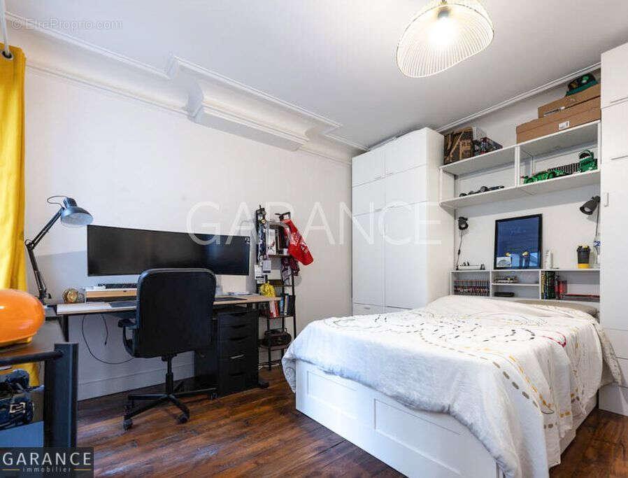Appartement à PARIS-11E
