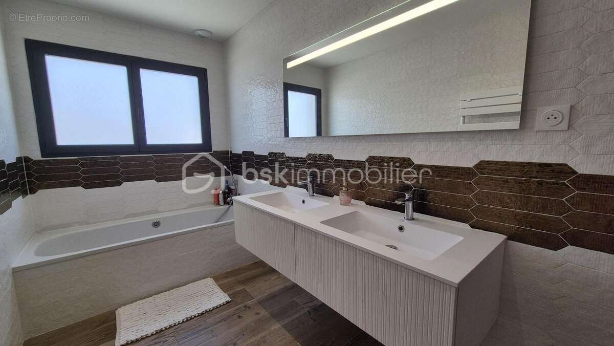 Maison à SAINT-CYPRIEN