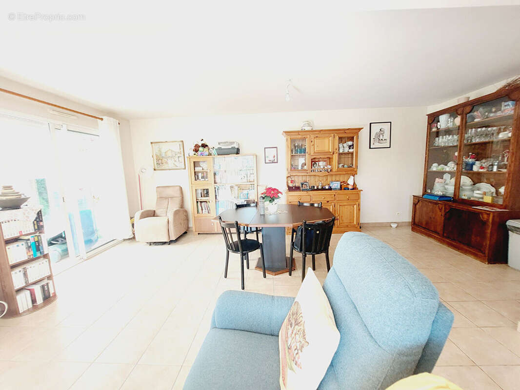 Maison à MONTREUIL-LE-GAST