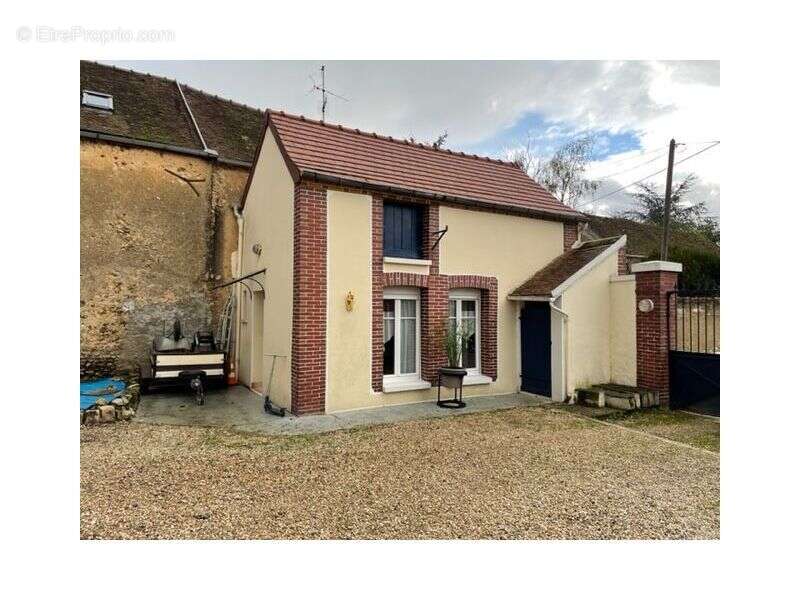 Maison 130 m² à Les Bordes  - photo 8