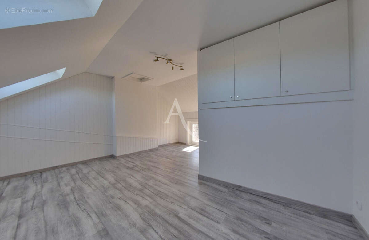 Maison entièrement rénovée à Courson Les Carrières - photo 8