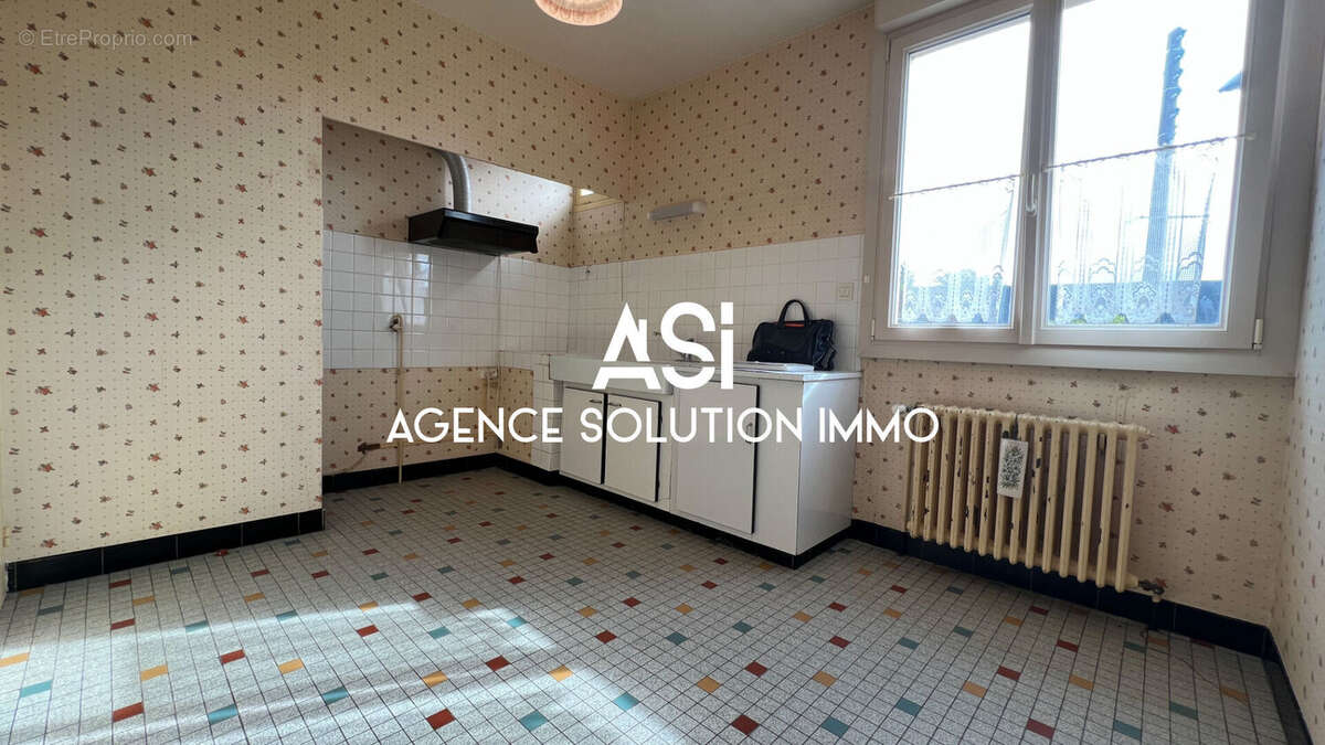 Maison à VILLAINES-LA-JUHEL