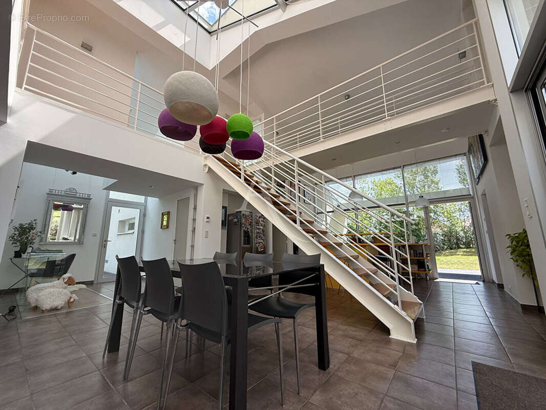 Maison architecte avec piscine et garage - photo 4