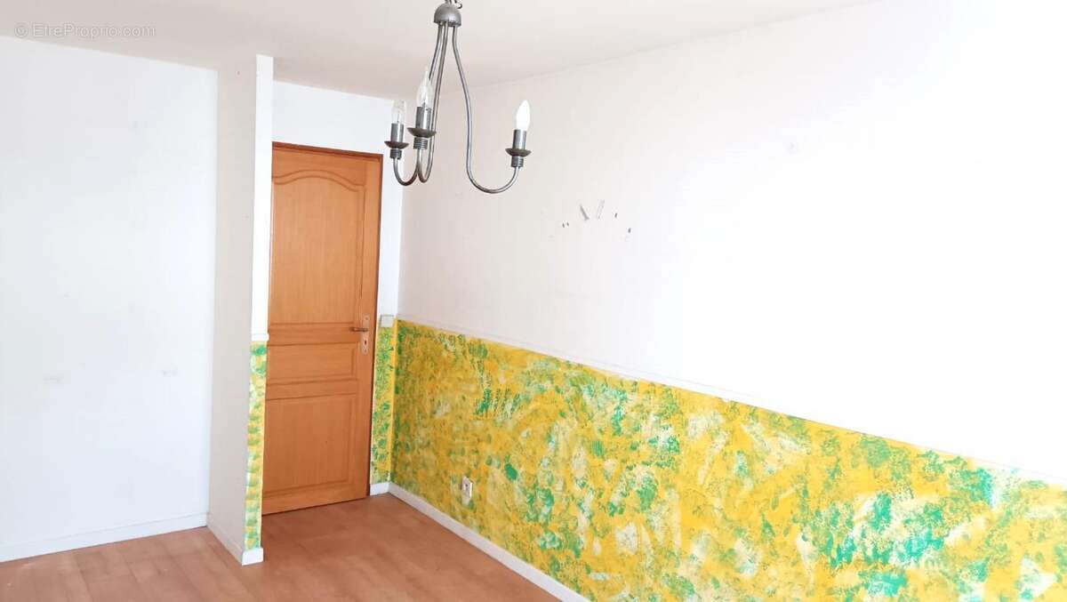 Maison à VAUX-LE-PENIL