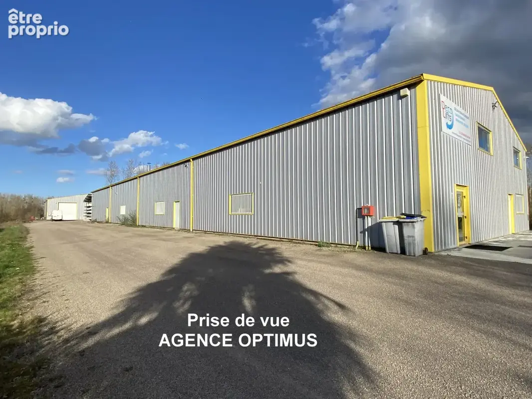 LOCAL PROFESSIONNEL + STOCKAGE - 1170 m2 bâtis sur 5886m2 de terrain - photo 4
