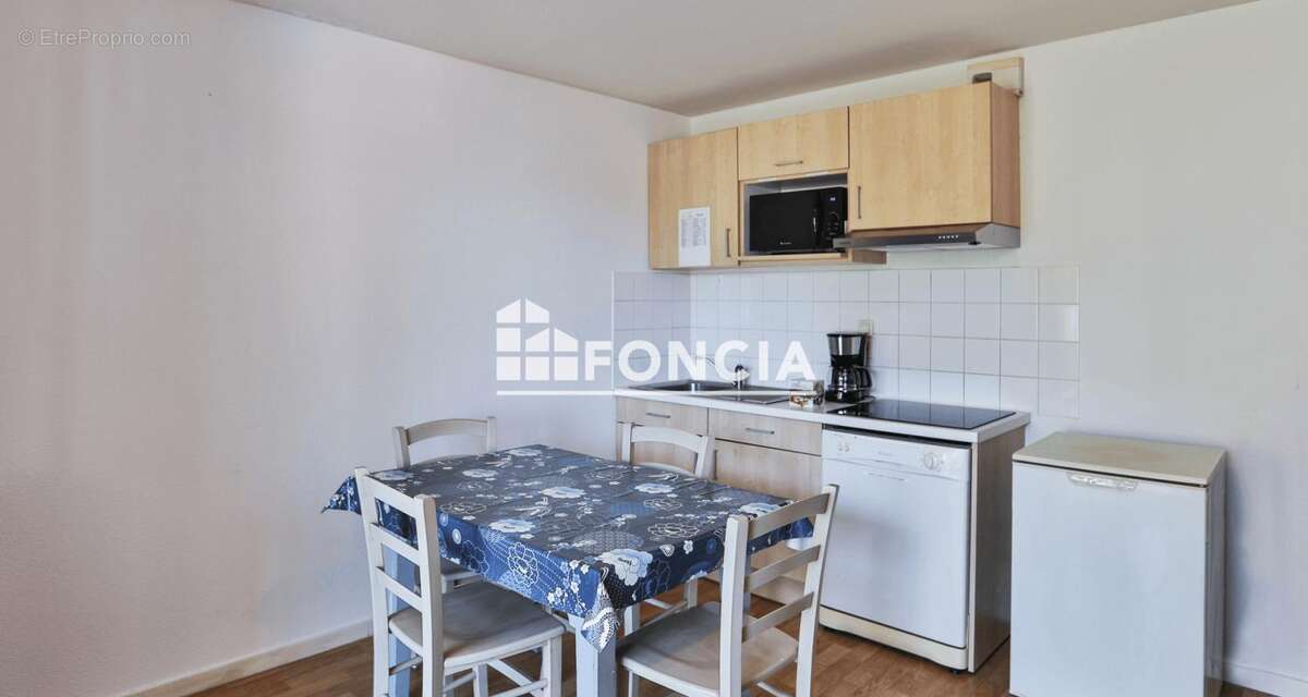Appartement T2 avec balcon, piscine et parking privatif - photo 4