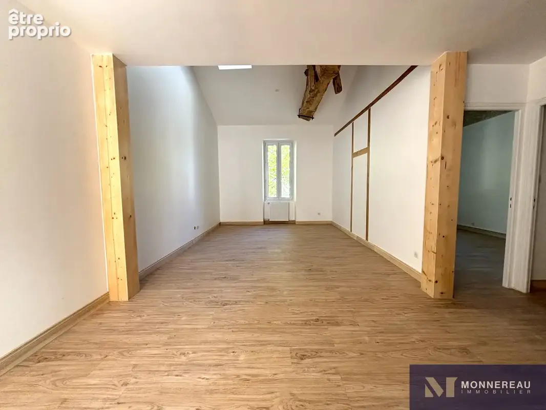 Duplex rénové 68 m2 centre ville barbezieux - photo 3