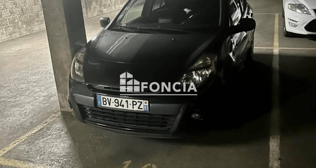 Parking à PARIS-19E