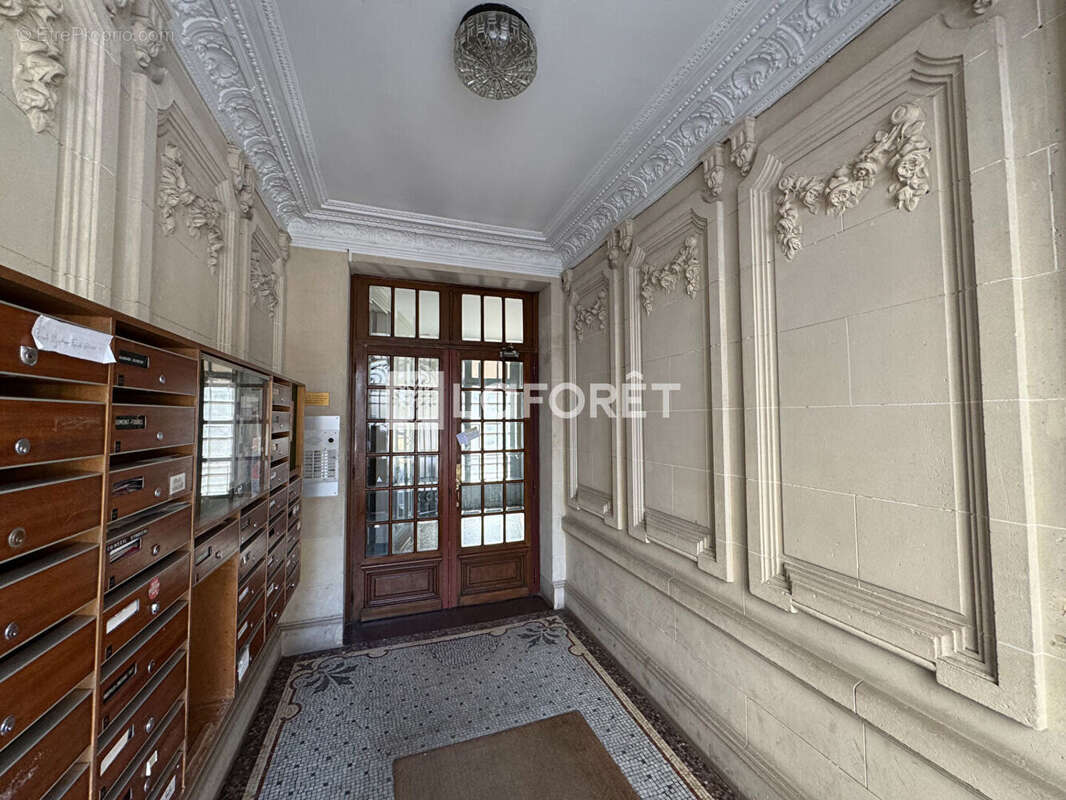 Appartement à PARIS-18E