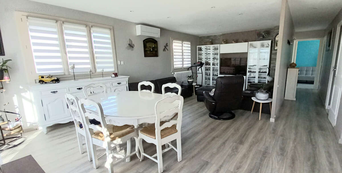 Maison à SAINT-ROMAIN-DE-JALIONAS