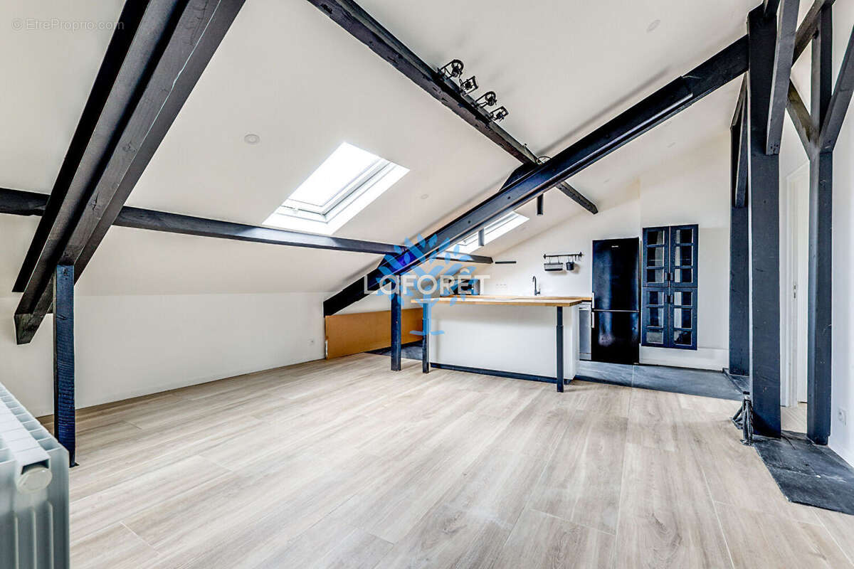 Appartement à PARIS-20E