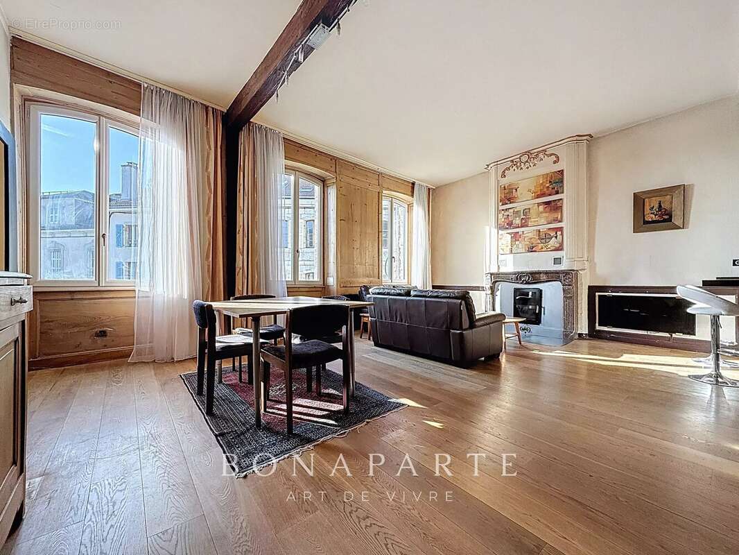 Gex - appartement de caractère de 192 m² et 246 m² au sol - photo 2