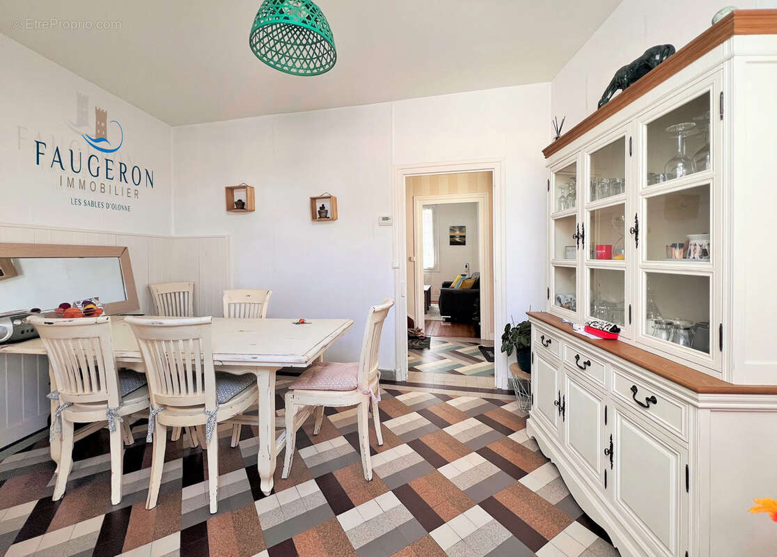 LA CHAUME - Maison T3 de 76 m2 proche Quai et Commerces - photo 3
