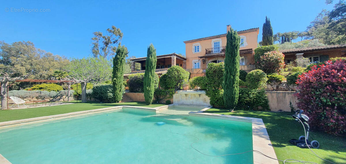 Maison à PLAN-DE-LA-TOUR