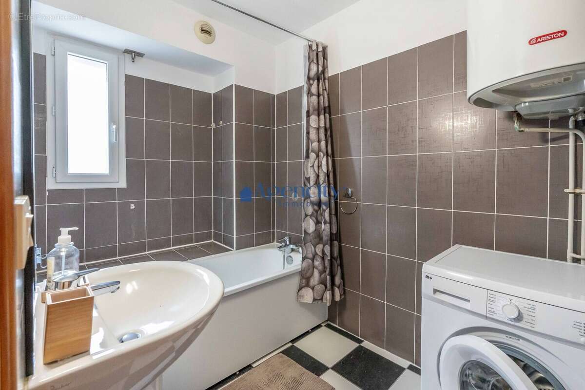 Appartement à TORCY