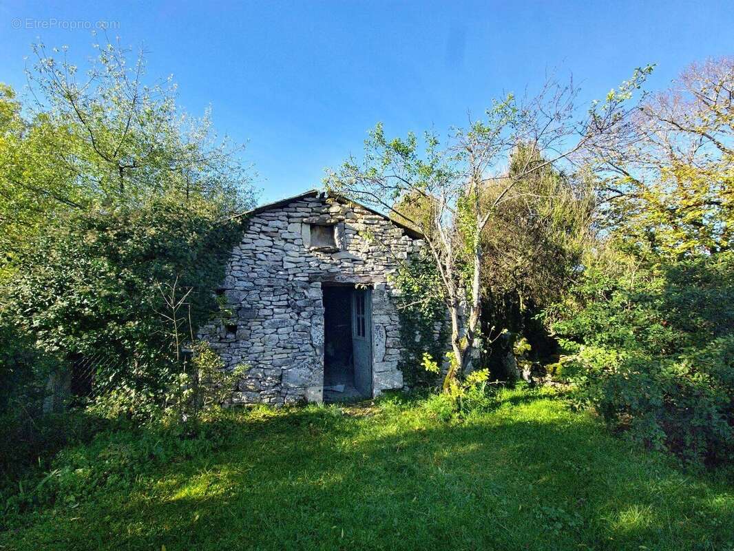 Maison en pierres dans un hameau près de Caylus - photo 3