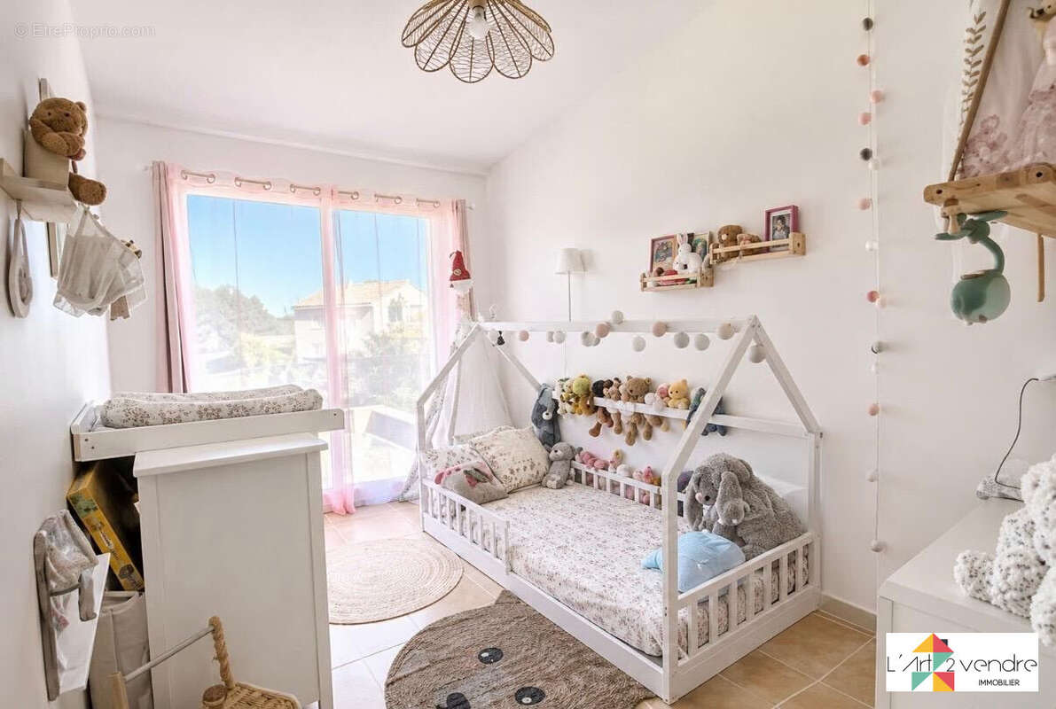 chambre 2 - Maison à SAINT-MAXIMIN-LA-SAINTE-BAUME