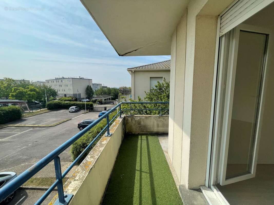 Appartement à CHANTELOUP-LES-VIGNES