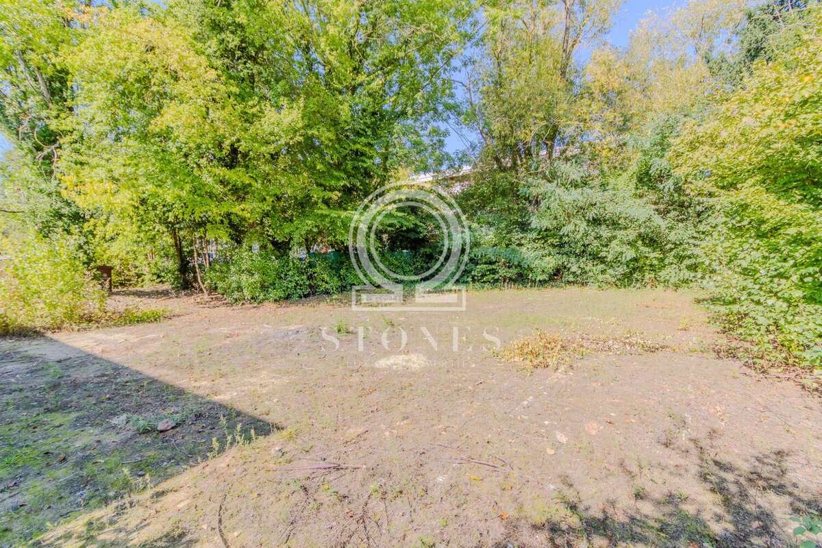 Terrain à LA CELLE-SAINT-CLOUD